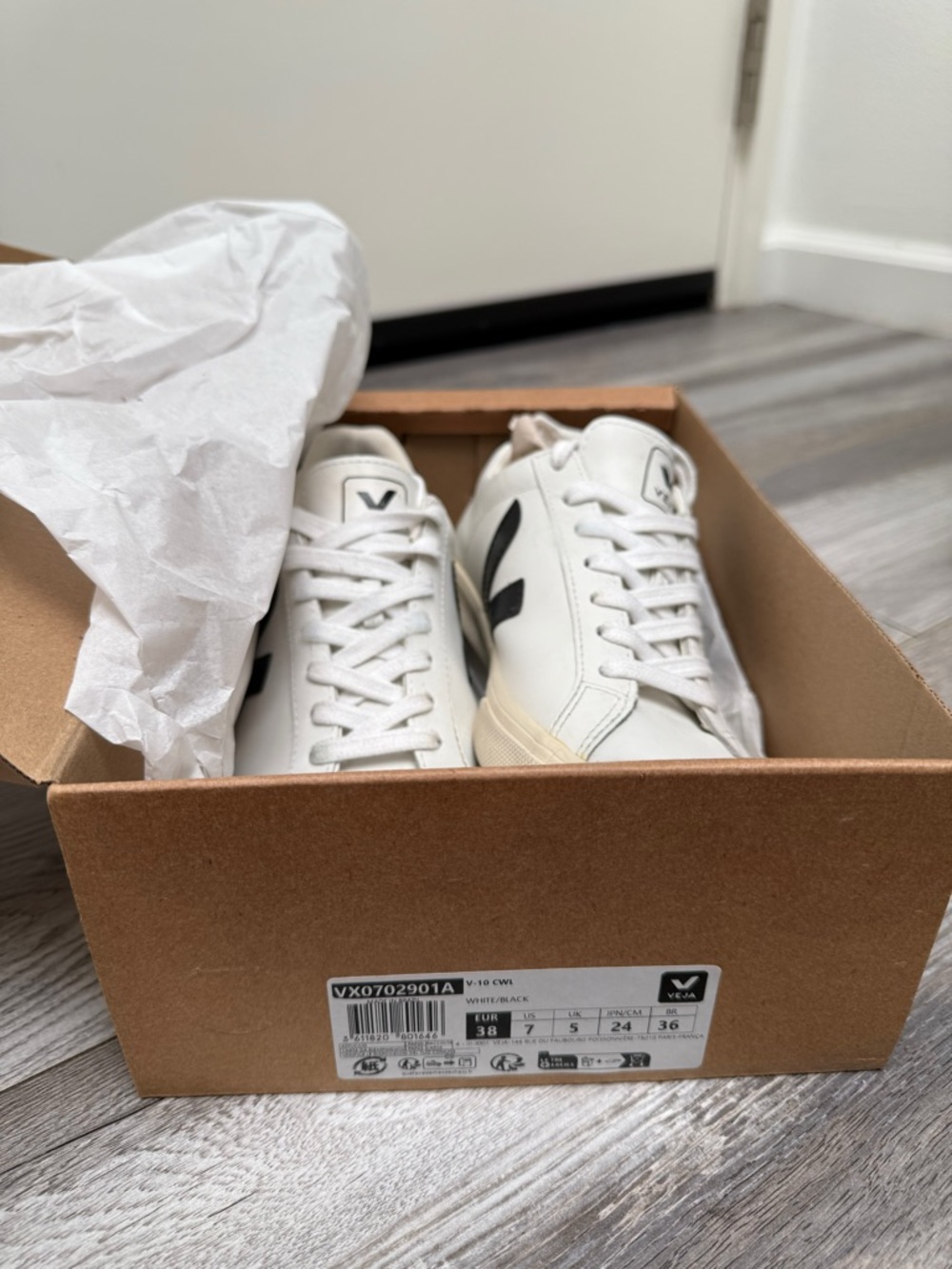 $190 Veja Campo Leather Size Women’s 7